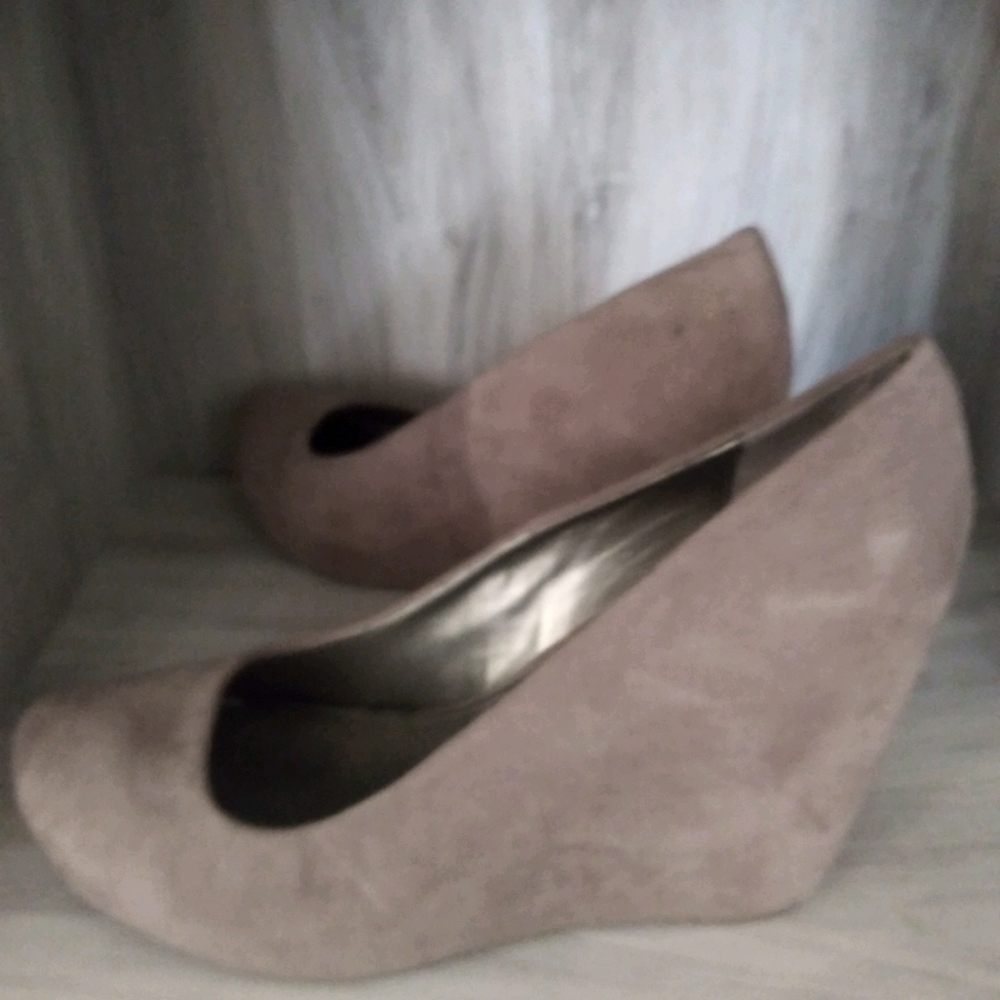 Suede Pump - image 1